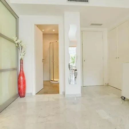 « La Grande » Vue Mer, Piscine Apartment *