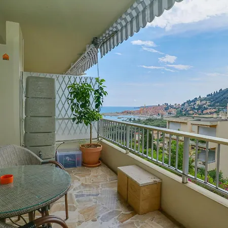 « La Grande » Vue Mer, Piscine Apartment *